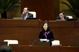 Bộ trưởng Bộ Y tế Đào Hồng Lan giải trình, làm rõ một số vấn đề đại biểu Quốc hội nêu. (Ảnh: TTXVN)