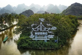 Hành trình về cõi Phật với danh thắng Nam thiên đệ nhất động