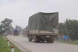 Không cho xe thương mại của Lào “quá đát” nhập cảnh vào Việt Nam 