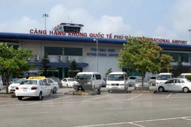 Toàn cảnh bên ngoài Cảng hàng không quốc tế Phú Bài. (Ảnh: Quốc Việt/TTXVN)