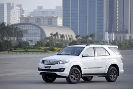 Dòng xe Toyota Fortuner TRD giá mới có mức tăng từ 32-38 triệu đồng sau khi thuế tiêu thụ đặc biệt được điều chỉnh. (Ảnh: TMV)