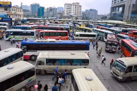 Hà Nội “chốt” điều chuyển luồng tuyến xe khách từ 2/1/2017. (Ảnh: Minh Sơn/Vietnam+)