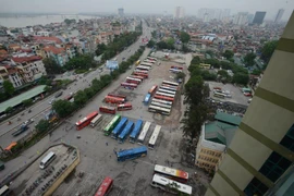 Xe khách tại bến Lương Yên sẽ điều chuyển về bến xe Gia Lâm, Nước Ngầm và Yên Nghĩa. (Ảnh: Minh Sơn/Vietnam+)