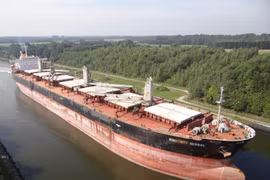 Tàu hàng khô do Vinalines Global đóng năm 1994 được Vinalines giao bán. (Nguồn: shipspotting) 