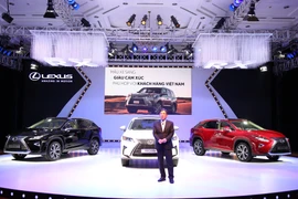 Lexus RX đời mới 2016 "chào hàng" tại Việt Nam giá hơn 3 tỷ đồng 