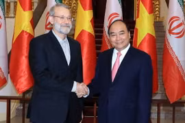 Thủ tướng Nguyễn Xuân Phúc tiếp Chủ tịch Quốc hội nước Cộng hòa Hồi giáo Iran Ali Ardeshir Larijani. (Ảnh: Thống Nhất/TTXVN)