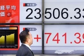 Bảng tỷ giá chứng khoán tại thủ đô Tokyo, Nhật Bản. (Nguồn: Kyodo/TTXVN)