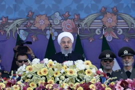 Tổng thống Iran Hassan Rouhani phát biểu nhân kỷ niệm Ngày Quân đội Iran tại Tehran ngày 18/4. (Nguồn: AFP/TTXVN)