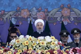 Tổng thống Iran Hassan Rouhani phát biểu nhân kỷ niệm Ngày Quân đội Iran tại Tehran ngày 18/4. (Nguồn: AFP/TTXVN)
