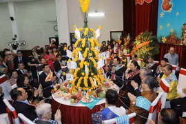 Đại sứ Thongsavanh Phomvihane phát biểu tại buổi lễ. (Ảnh: Phương Hoa/TTXVN)
