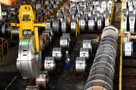 Công nhân làm việc tại nhà máy sản xuất thép ở Salzgitter, Đức. (Nguồn: AFP/TTXVN)