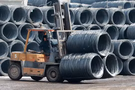 Sản xuất thép tại một nhà máy ở tỉnh Liêu Ninh, Trung Quốc. (Nguồn: AFP/TTXVN)