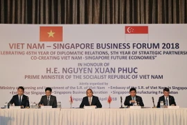 Thủ tướng Nguyễn Xuân Phúc và các đại biểu tại diễn đàn. (Ảnh: Thống Nhất/TTXVN)
