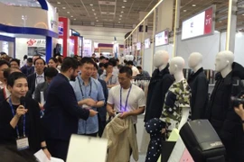 Hội chợ triển lãm dệt may quốc tế lần thứ 17 diễn ra tại Seoul, Hàn Quốc. (Ảnh: Hùng Võ/Vietnam+)