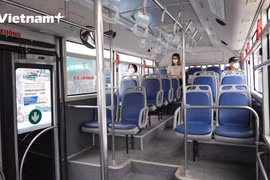 Hà Nội: Ca mắc COVID-19 tăng, phương tiện công cộng vắng khách