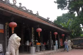 Hiện vật lạ ở các di tích: Trả lại cho những người cung tiến 