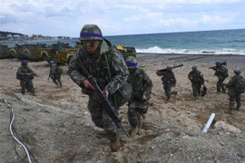 Binh sỹ Hàn Quốc và Mỹ tham gia cuộc tập trận chung ở Pohang, Hàn Quốc. (Nguồn: AFP/TTXVN) 