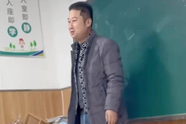 Ông bố nói với rằng cậu con trai có tâm lý vững vàng và đang tiến bộ từng ngày. (Nguồn: Douyin)