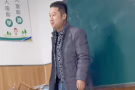 Ông bố nói với rằng cậu con trai có tâm lý vững vàng và đang tiến bộ từng ngày. (Nguồn: Douyin)