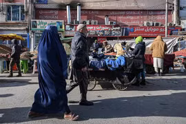Cuộc sống thường nhật của người dân ở Kabul, Afghanistan. (Ảnh: AFP/TTXVN)