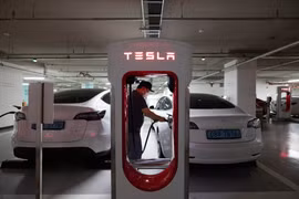 Một trạm sạc của Tesla. (Nguồn: Bloomberg)