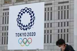 Biểu tượng Olympic Tokyo 2020 tại Tokyo, Nhật Bản. (Nguồn: THX/TTXVN) 