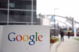 Biểu tượng Google tại trụ sở ở Mountain View, California, Mỹ. (Ảnh: AFP/TTXVN) 