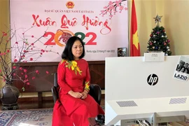 Đại sứ Việt Nam tại Italy Nguyễn Thị Bích Huệ phát biểu tại Xuân quê hương 2022. (Ảnh: Hải Linh/TTXVN) 