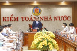 Chủ tịch Quốc hội Vương Đình Huệ phát biểu kết luận buổi làm việc. (Ảnh: Doãn Tấn/TTXVN) 