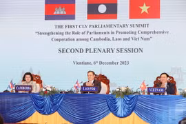 Chiều 6/12, tại thủ đô Vientiane, Lào, Chủ tịch Quốc hội Vương Đình Huệ dự Phiên toàn thể thứ 2 của Hội nghị cấp cao Quốc hội ba nước Campuchia-Lào-Việt Nam (CLV) lần thứ nhất. (Ảnh: Doãn Tấn/TTXVN)