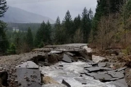 Mưa lớn đã gây lở bùn và đất đá. (Nguồn: globalnews.ca) 