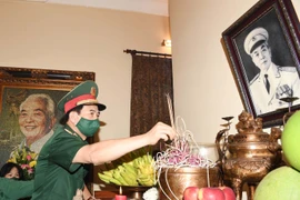 Lãnh đạo Bộ Quốc phòng dâng hương tưởng niệm Đại tướng Võ Nguyên Giáp