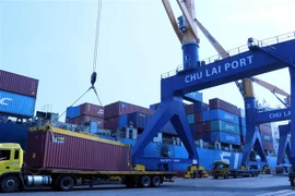Hàng hóa qua Cảng Chu Lai Trường Hải. (Ảnh: Trần Tĩnh/TTXVN) 