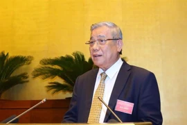 Giáo sư, Tiến sỹ khoa học Vũ Minh Giang tham luận tại hội nghị. (Ảnh: Văn Điệp/TTXVN) 