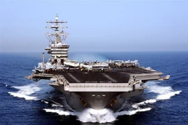 Tàu sân bay USS Dwight D. Eisenhower của Mỹ. (Ảnh: AFP/TTXVN)