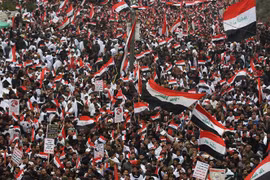 Hàng nghìn người Iraq tuần hành tại trung tâm thủ đô Baghdad yêu cầu Mỹ rút quân khỏi nước này ngày 24/1/2020. (Nguồn: AFP/TTXVN) 