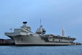 Tàu sân bay HMS Queen Elizabeth. (Nguồn: AFP/TTXVN) 