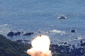 Tên lửa của Nhật Bản phát nổ ngay sau khi phóng