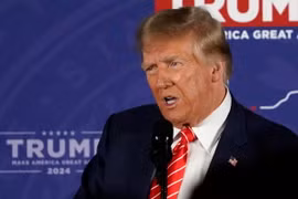 Cựu Tổng thống Mỹ Donald Trump phát biểu trong chiến dịch vận động tranh cử ở Laconia, New Hampshire, ngày 22/1/2024. (Ảnh: AFP/TTXVN)