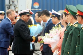 Tàu HMS Enterprise của Hải quân Hoàng gia Anh thăm xã giao Hải Phòng