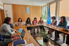 Đoàn công tác Trung ương Hội Liên hiệp phụ nữ thăm, làm việc tại Pháp