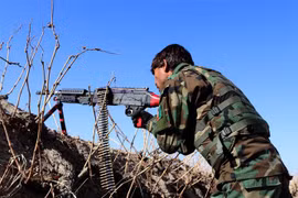 Binh sỹ Afghanistan trong chiến dịch quân sự tại quận Zhari, tỉnh Kandahar, Afghanistan ngày 25/1/2021. (Nguồn: THX/TTXVN) 