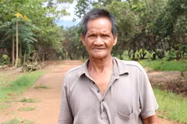 Ông Rơ Châm Hmơnh, già làng Nú, xã Ia Khai, huyện Ia Grai (Gia Lai) luôn đi đầu trong các phong trào xây dựng nông thôn mới tại địa phương. (Ảnh: Hồng Điệp/TTXVN)