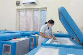 Vaccine phòng COVID-19 tiêm cho trẻ từ 5 đến dưới 12 tuổi được bảo quản tại Trung tâm Kiểm soát bệnh tật tỉnh Bắc Giang trước khi phân bổ về các địa phương. (Ảnh: Đồng Thúy/TTXVN) 