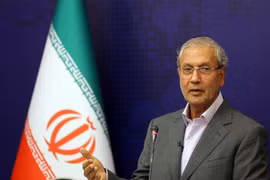 Người phát ngôn Chính phủ Iran Ali Rabiei phát biểu tại một cuộc họp báo ở Tehran. (Nguồn: AFP/TTXVN) 