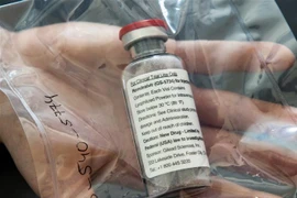 Thuốc Remdesivir được giới thiệu trong cuộc họp báo ở Hamburg, Đức, ngày 8/4/ 2020. (Nguồn: AFP/TTXVN) 