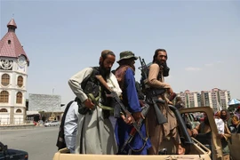 Các tay súng Taliban tại thủ đô Kabul, Afghanistan ngày 17/8/2021. (Ảnh: THX/TTXVN) 