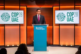 Chủ tịch Hội nghị COP28 Sultan Al Jaber phát biểu tại một hội nghị ở New York, Mỹ ngày 19/9/2023. (Ảnh: AFP/TTXVN)