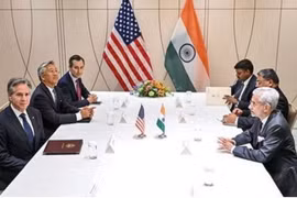 Ngoại trưởng Mỹ Antony Blinken trò chuyện với người đồng cấp Subrahmanyam Jaishankar. (Nguồn: Reuters)
