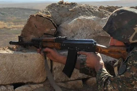 Binh sỹ Armenia tại khu vực biên giới với Azerbaijan, ngày 25/10/2012. (Ảnh: AFP/TTXVN)